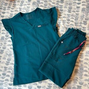 Figs Caribbean Blue Scrub Set